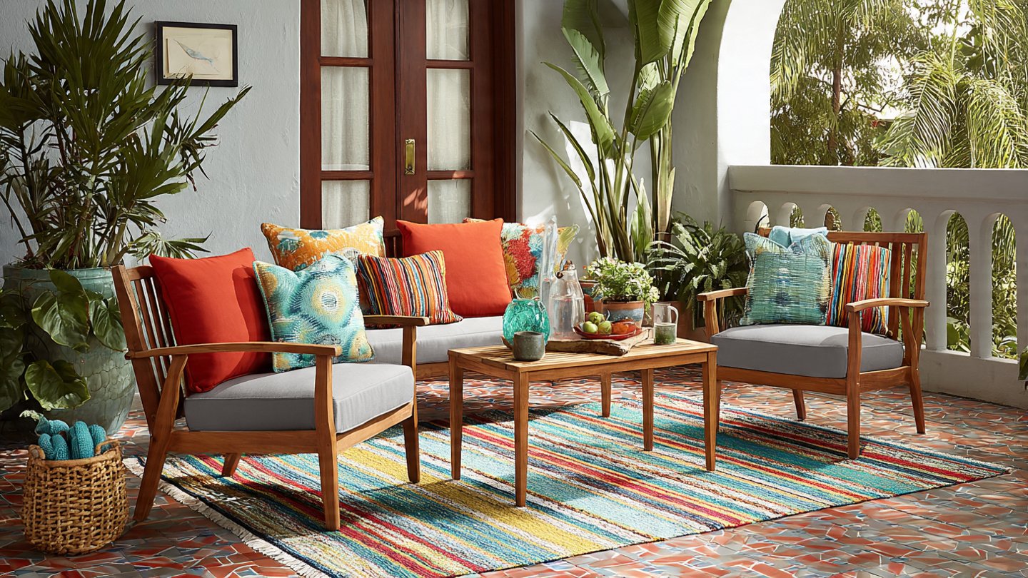 How to Choose an Outdoor Rug That Won’t Mold